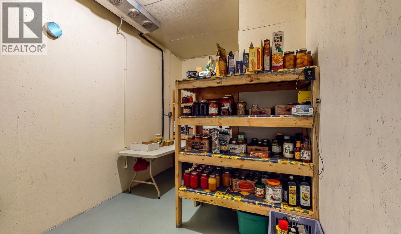  7231 ISLAND Road, Oliver