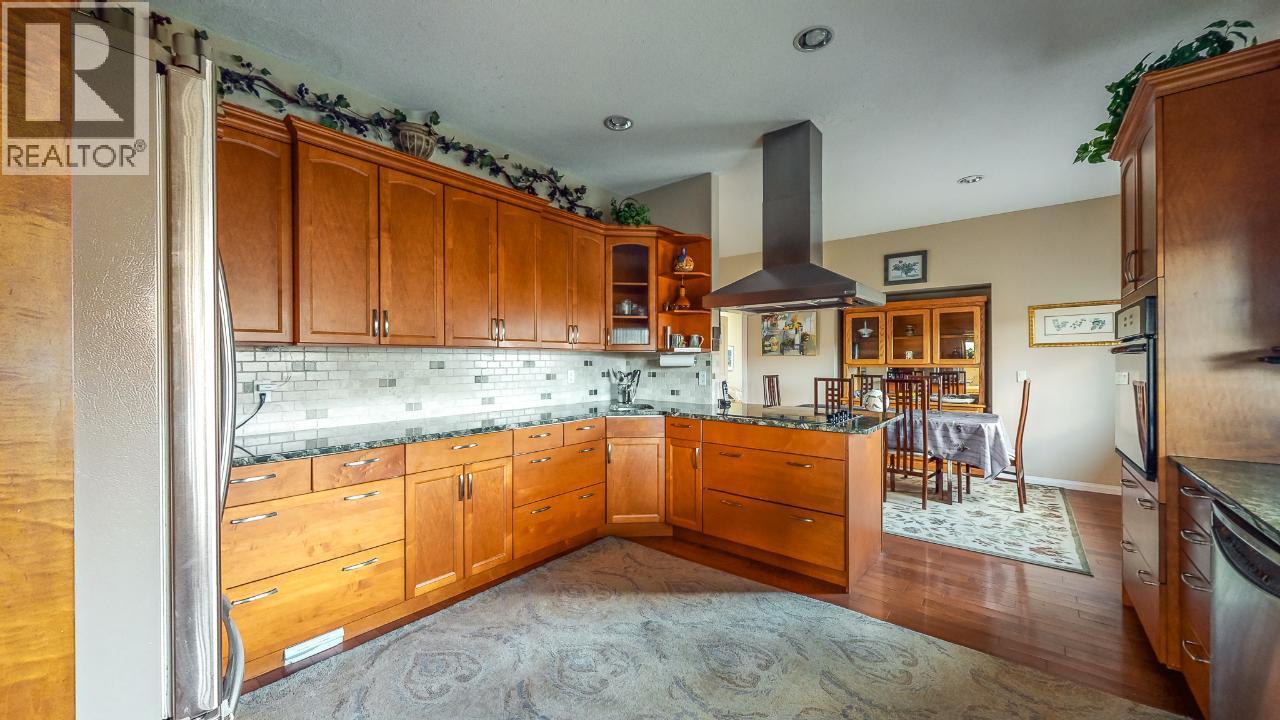 7231 ISLAND Road, Oliver