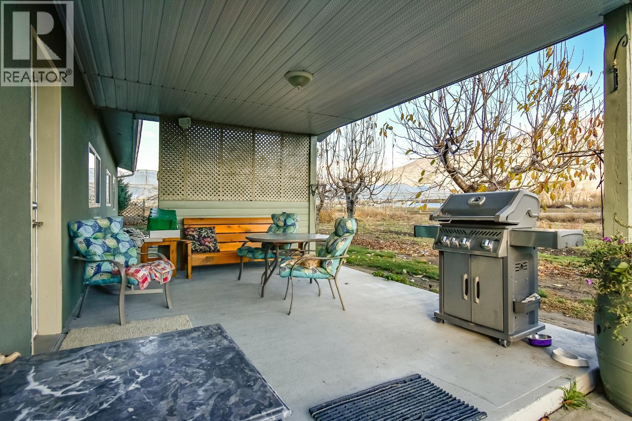 7231 ISLAND Road, Oliver