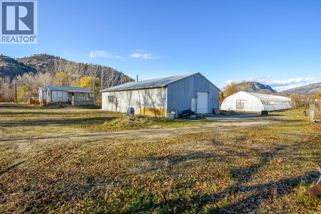 7231 ISLAND Road, Oliver