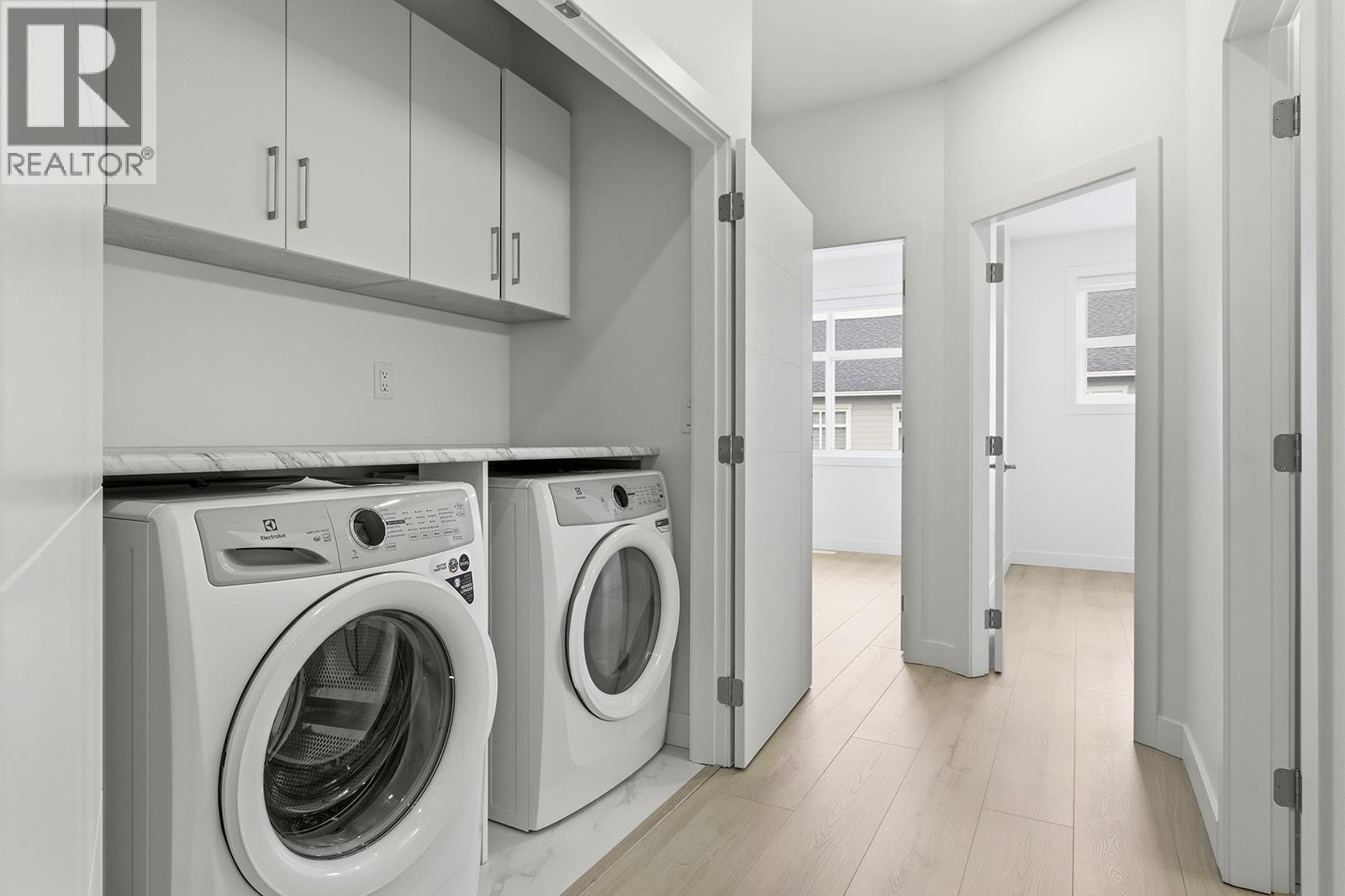 #114 5300 MAIN STREET - 32