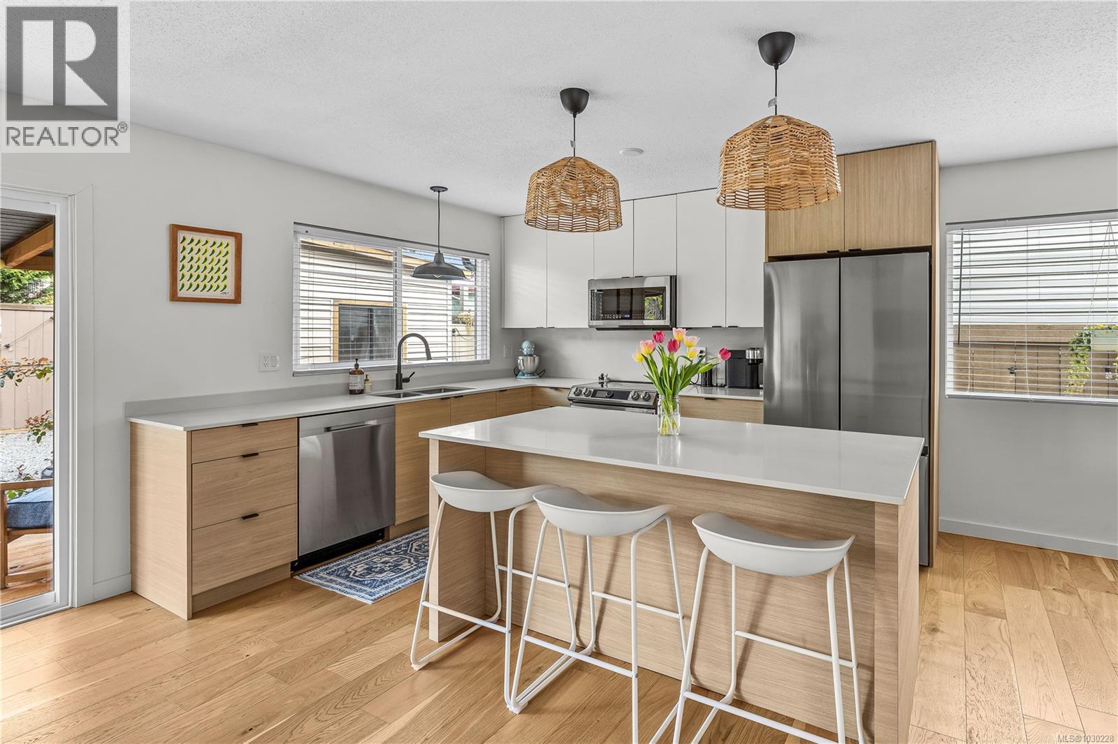 408 Reavie Rd - 3