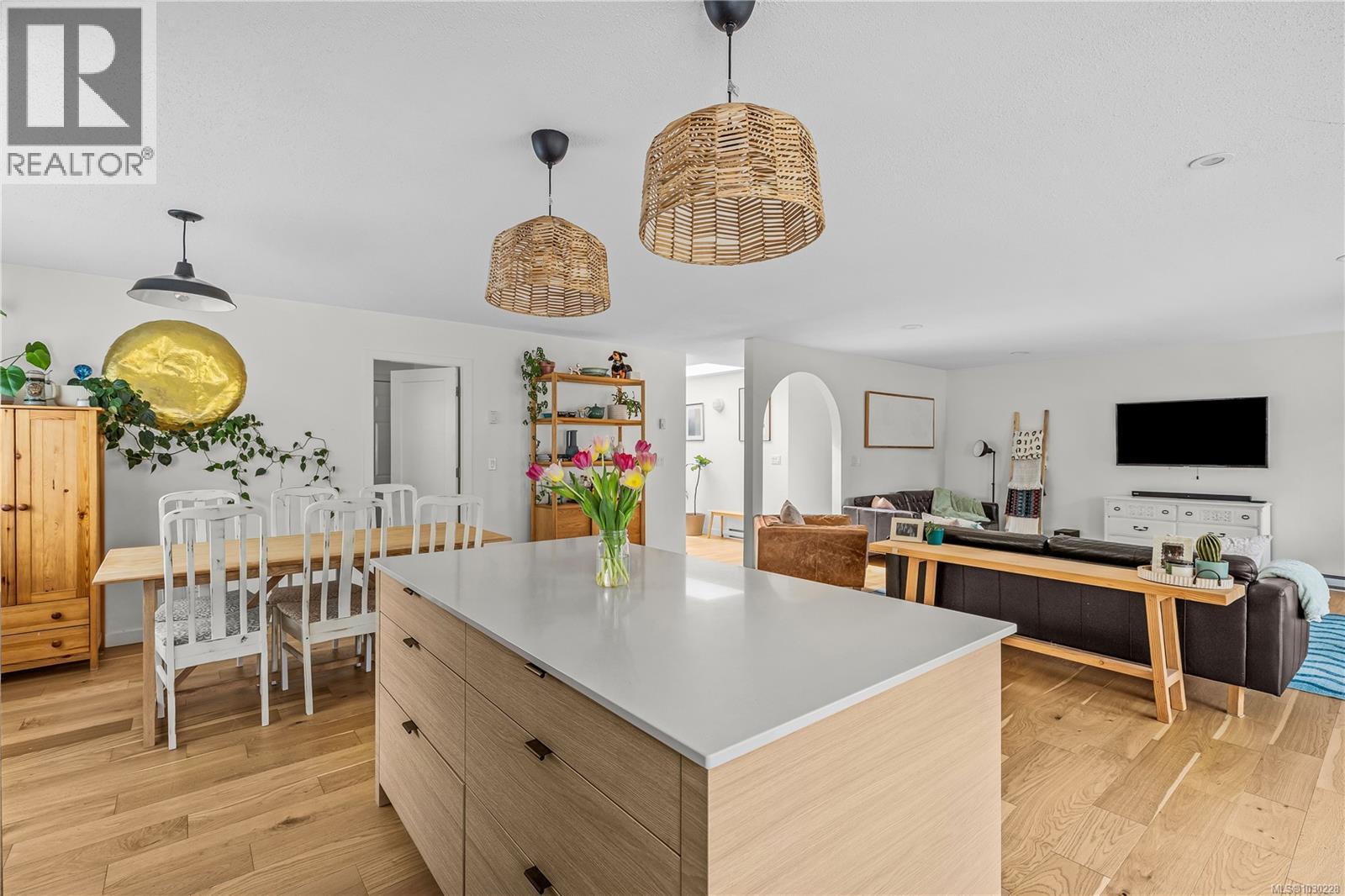 408 Reavie Rd - 7