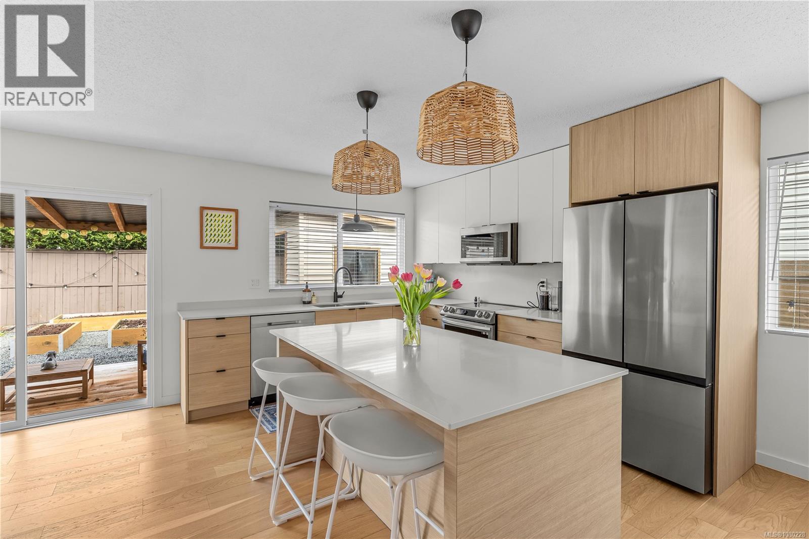 408 Reavie Rd - 4