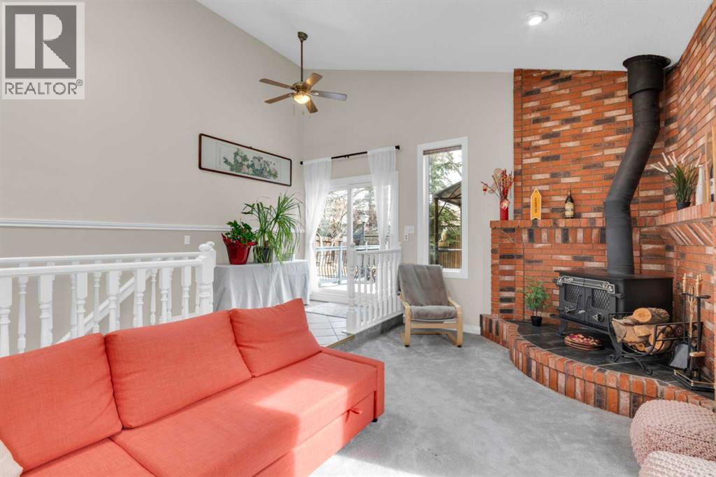 Single Family House Bungalow for Sale in  Edforth Place NW Edgemont Calgary 