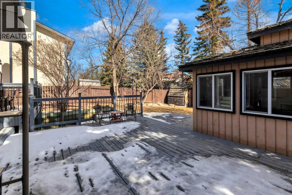 Single Family House Bungalow for Sale in  Edforth Place NW Edgemont Calgary 