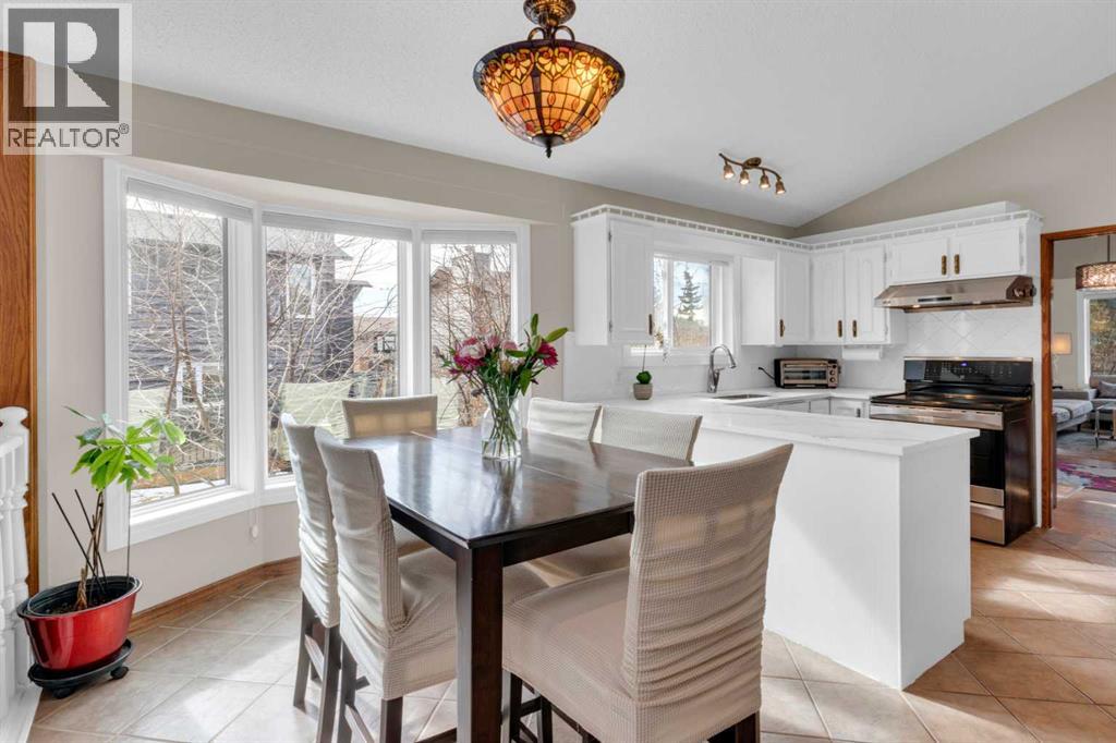 Single Family House Bungalow for Sale in  Edforth Place NW Edgemont Calgary 