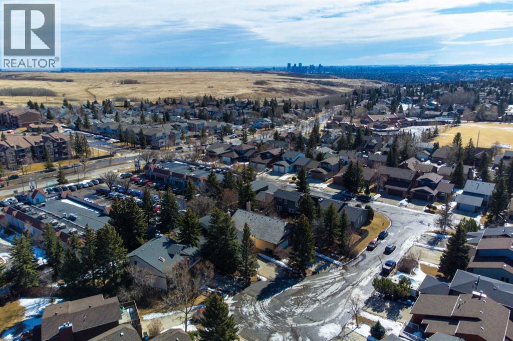 Single Family House Bungalow for Sale in  Edforth Place NW Edgemont Calgary 