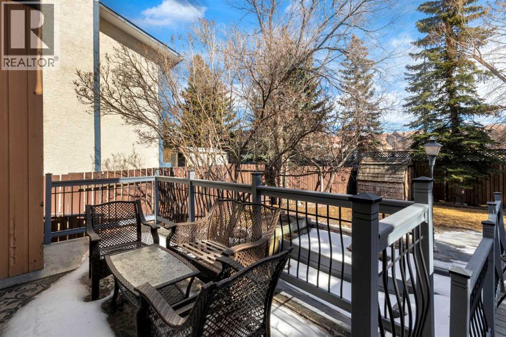 Single Family House Bungalow for Sale in  Edforth Place NW Edgemont Calgary 