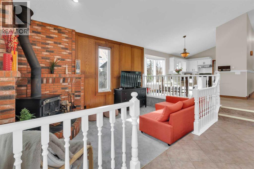 Single Family House Bungalow for Sale in  Edforth Place NW Edgemont Calgary 