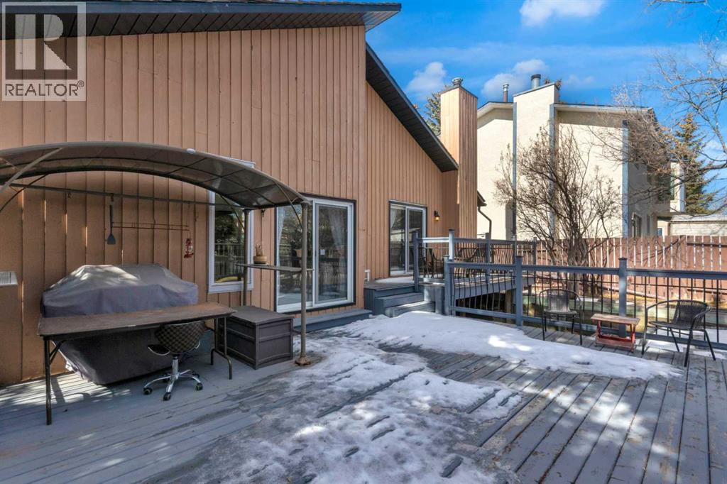 Single Family House Bungalow for Sale in  Edforth Place NW Edgemont Calgary 