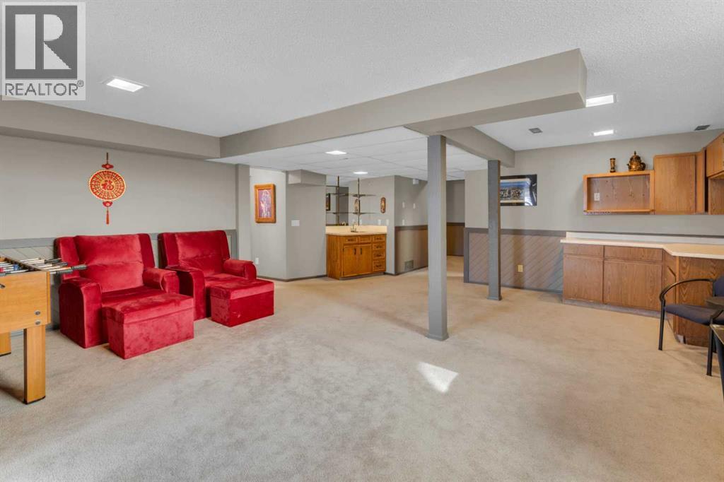 Single Family House Bungalow for Sale in  Edforth Place NW Edgemont Calgary 