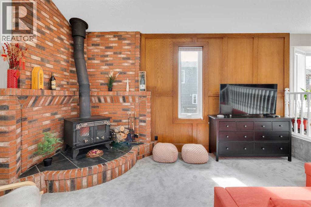 Single Family House Bungalow for Sale in  Edforth Place NW Edgemont Calgary 