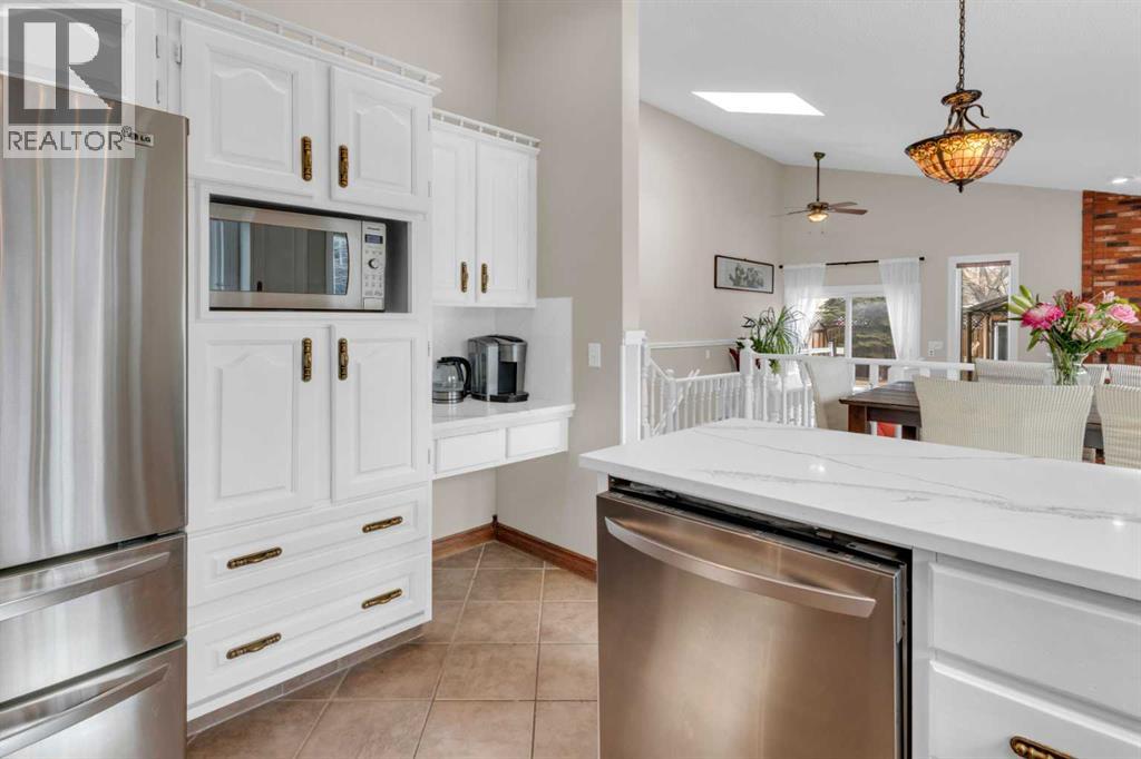 Single Family House Bungalow for Sale in  Edforth Place NW Edgemont Calgary 