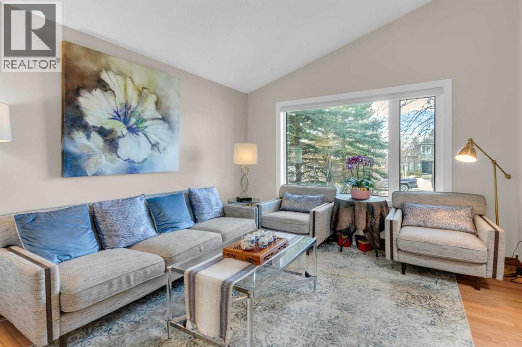 Single Family House Bungalow for Sale in  Edforth Place NW Edgemont Calgary 