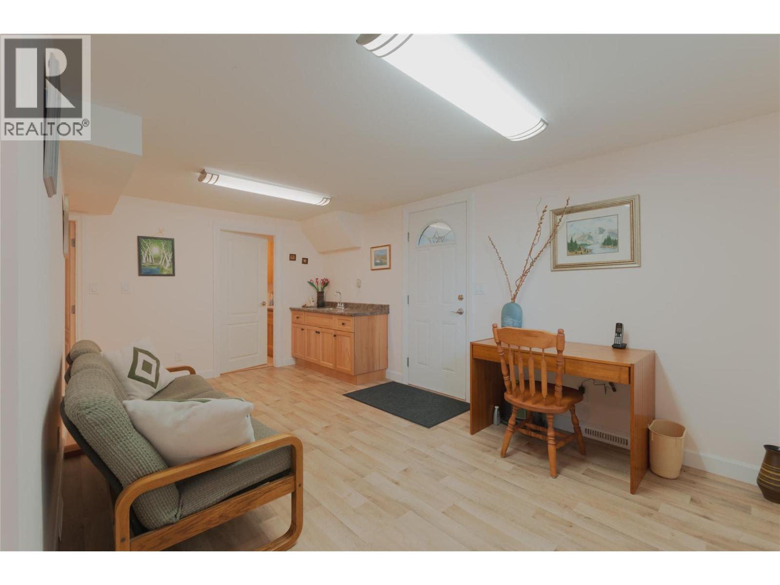 232 Linden Avenue, Kaleden