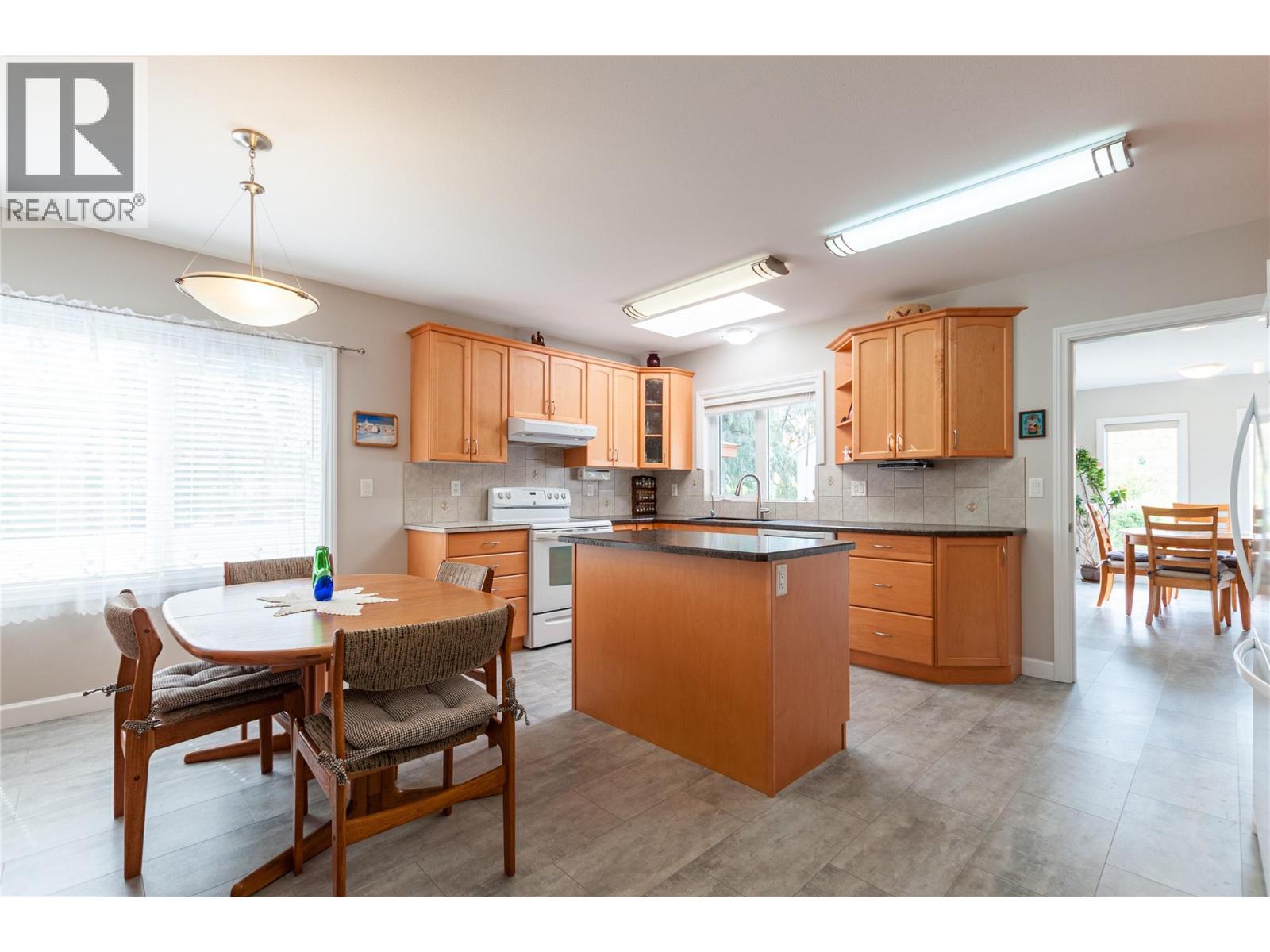 232 Linden Avenue, Kaleden