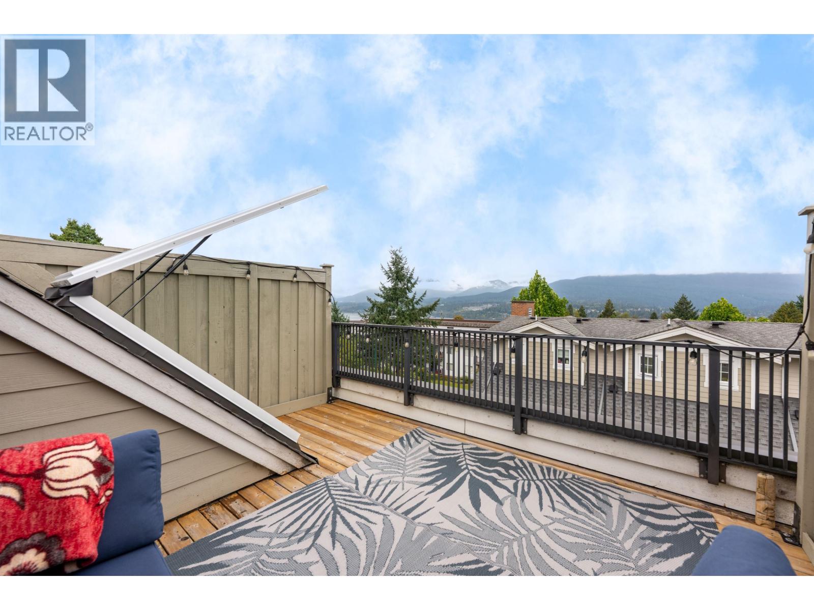 7 7198 BARNET ROAD, Burnaby