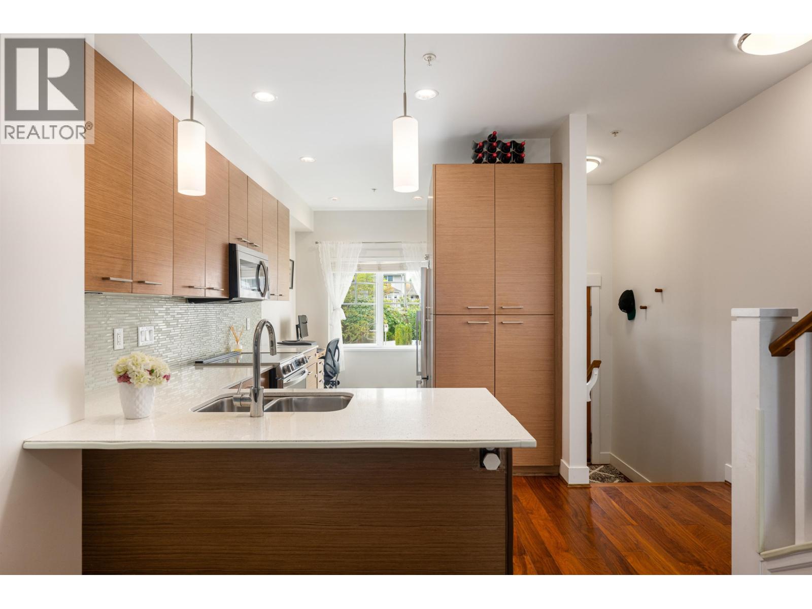 7 7198 BARNET ROAD, Burnaby