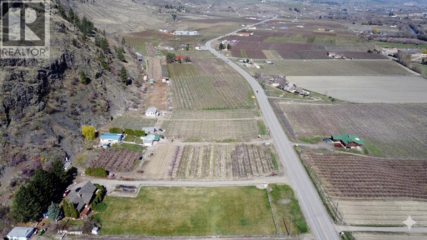  4250 Highway 97 Highway, Oliver