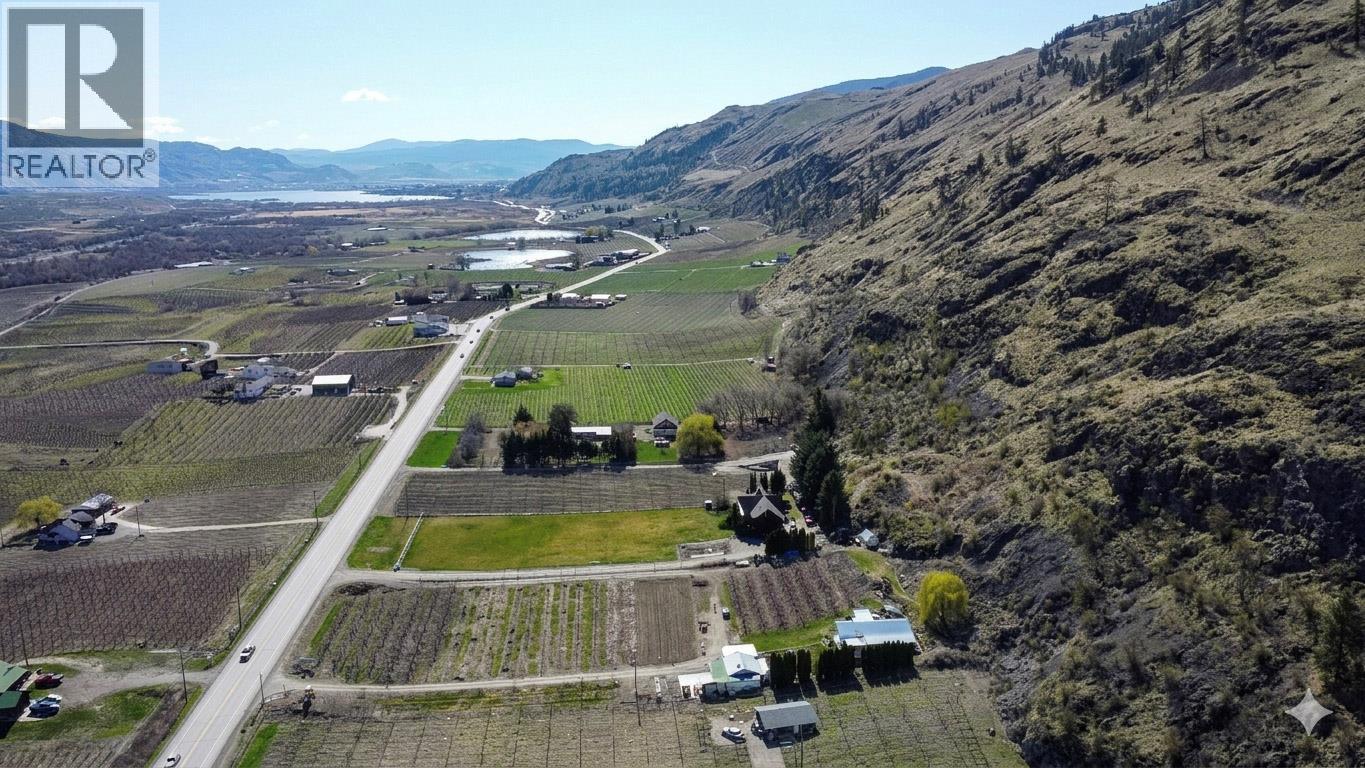  4250 Highway 97 Highway, Oliver