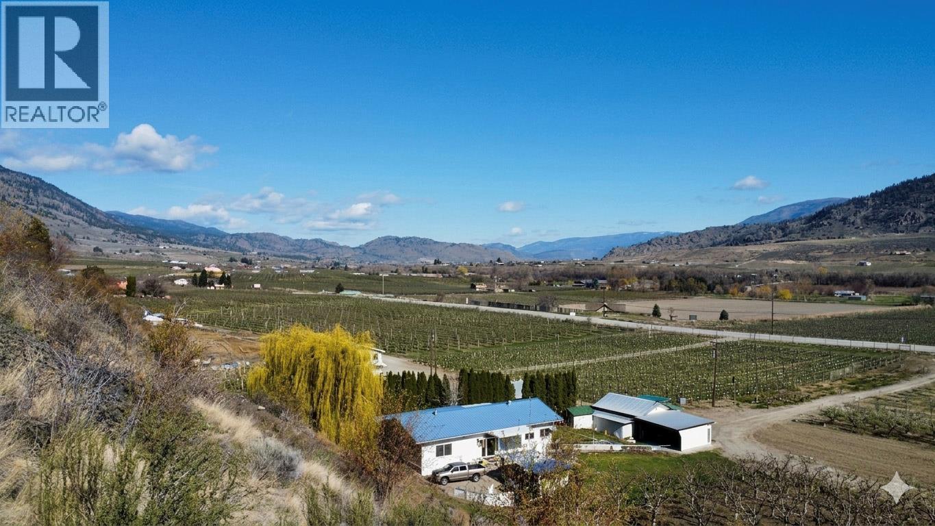  4250 Highway 97 Highway, Oliver