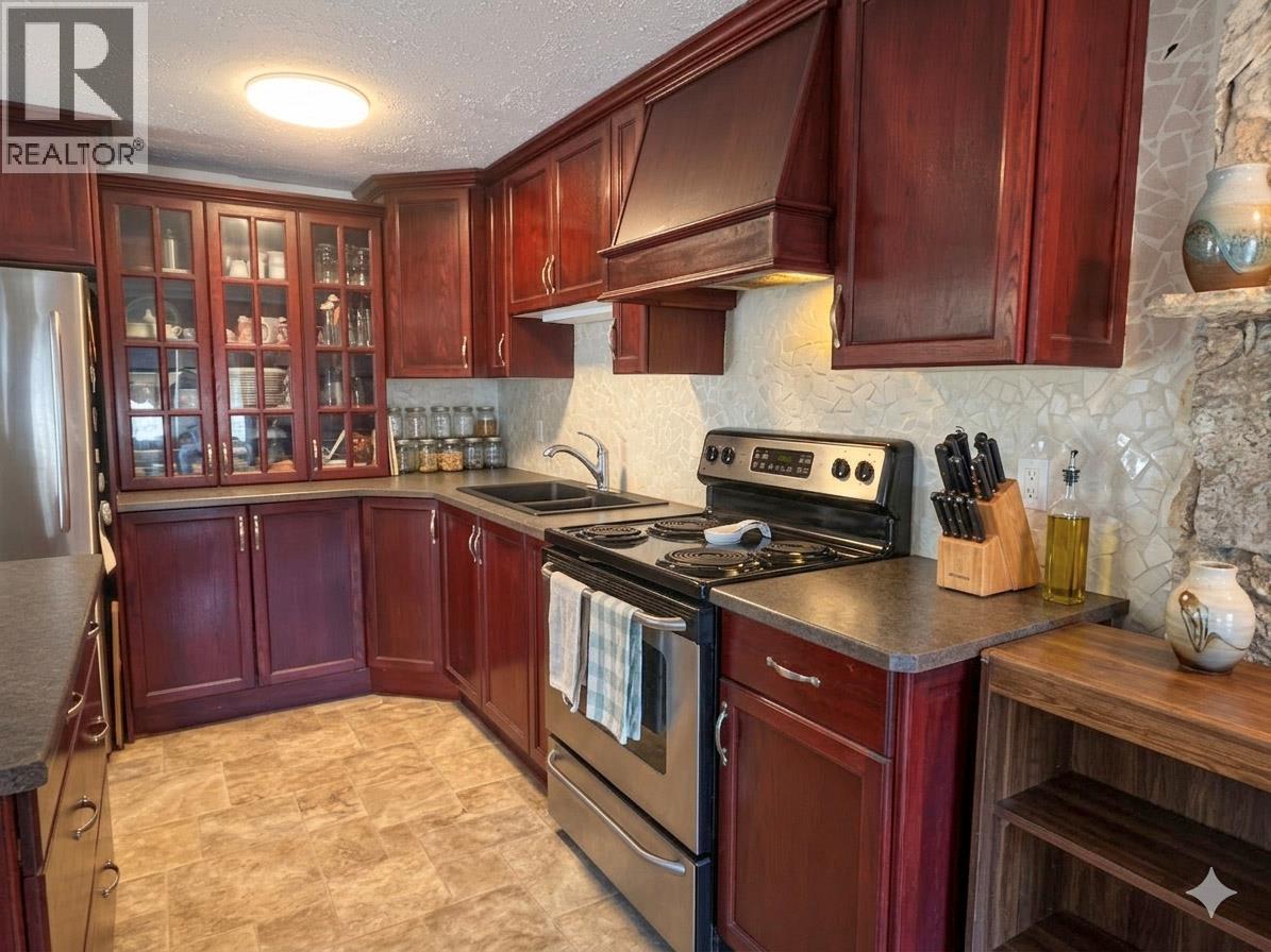  4250 Highway 97 Highway, Oliver