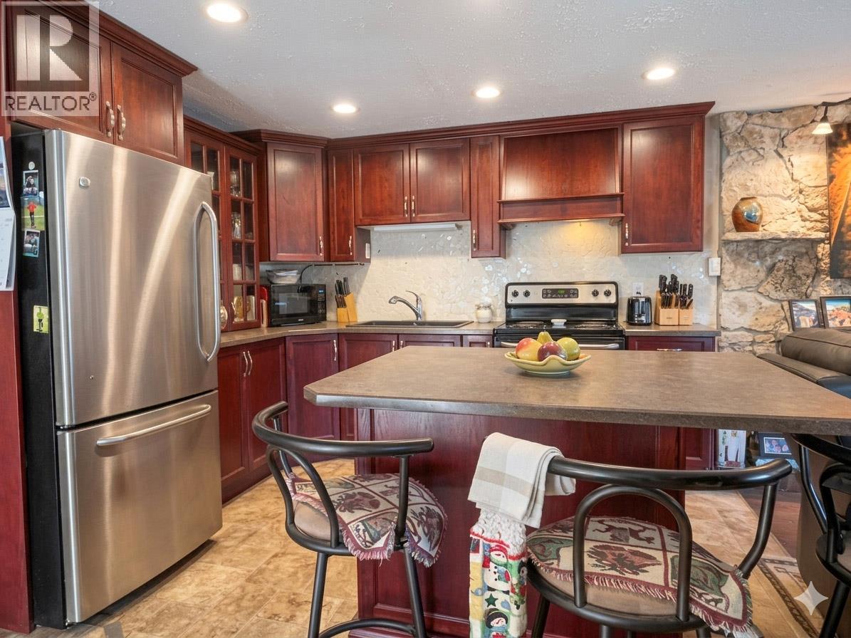  4250 Highway 97 Highway, Oliver