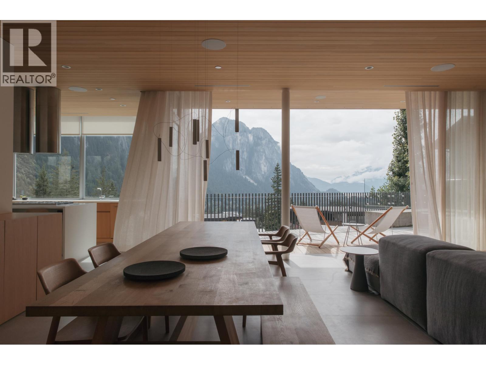 38574 HIGH CREEK DRIVE, Squamish