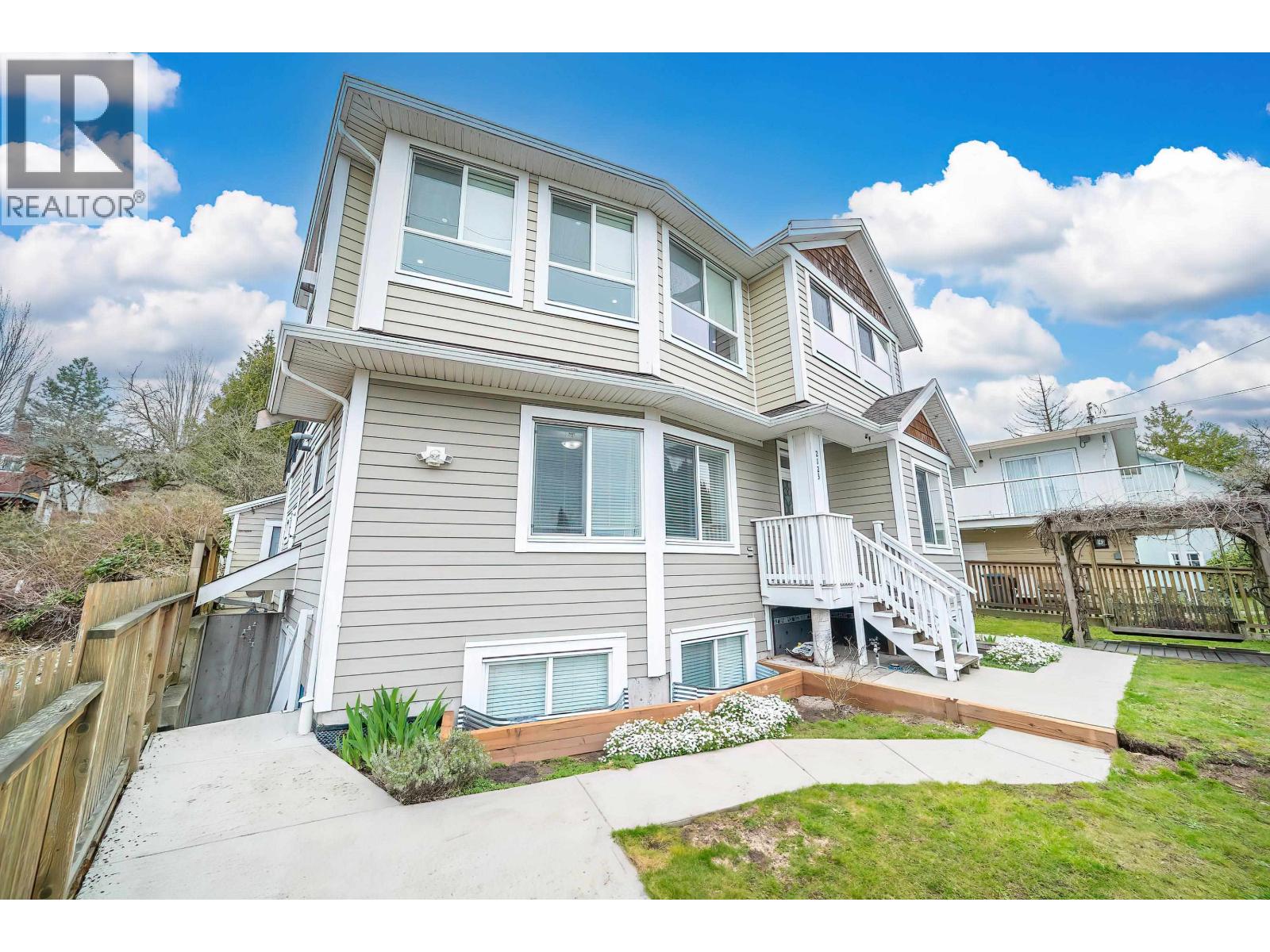 2123 SEVENTH Avenue - photo 2