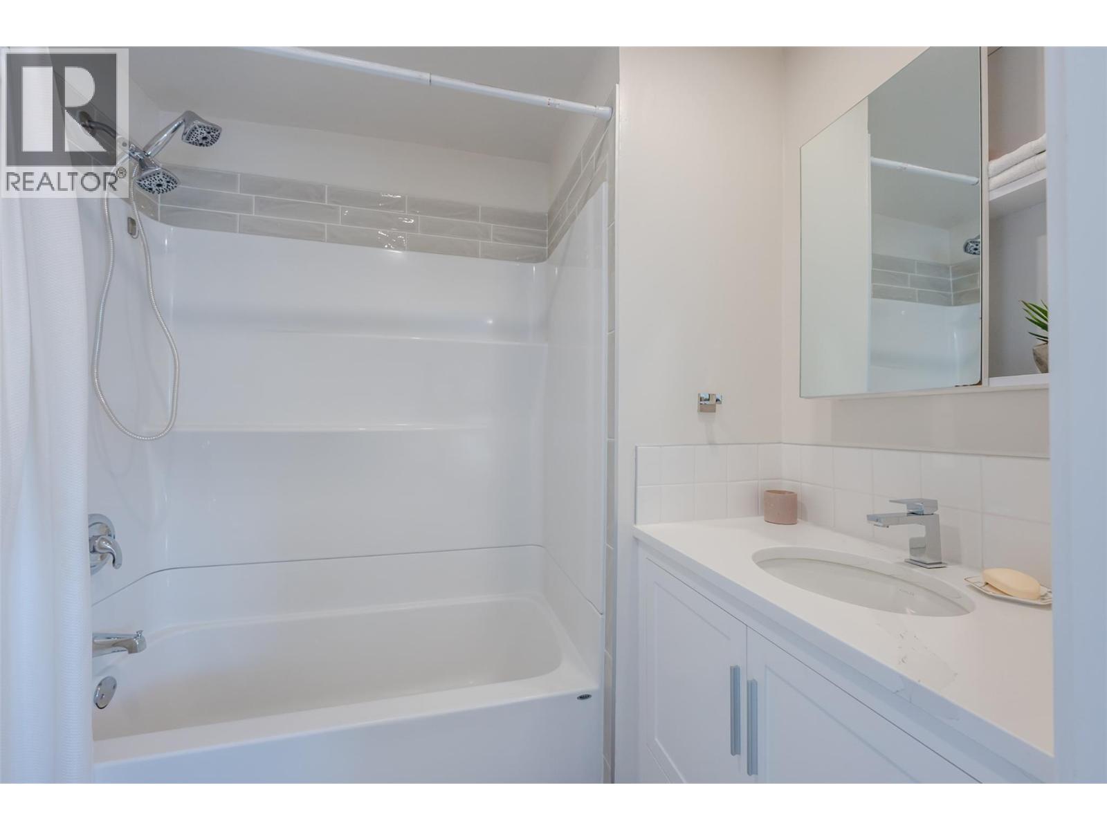 35 Granby Avenue - 17