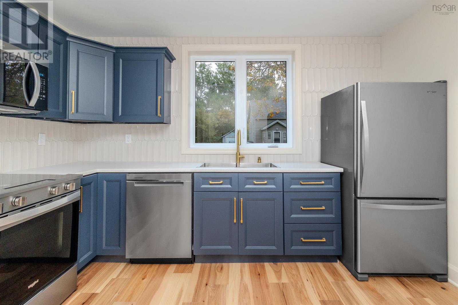 Property 24 of 33 of 19 louisa Street