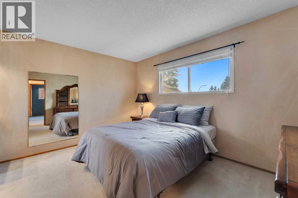 20 Woodbrook Place SW, Calgary, Alberta