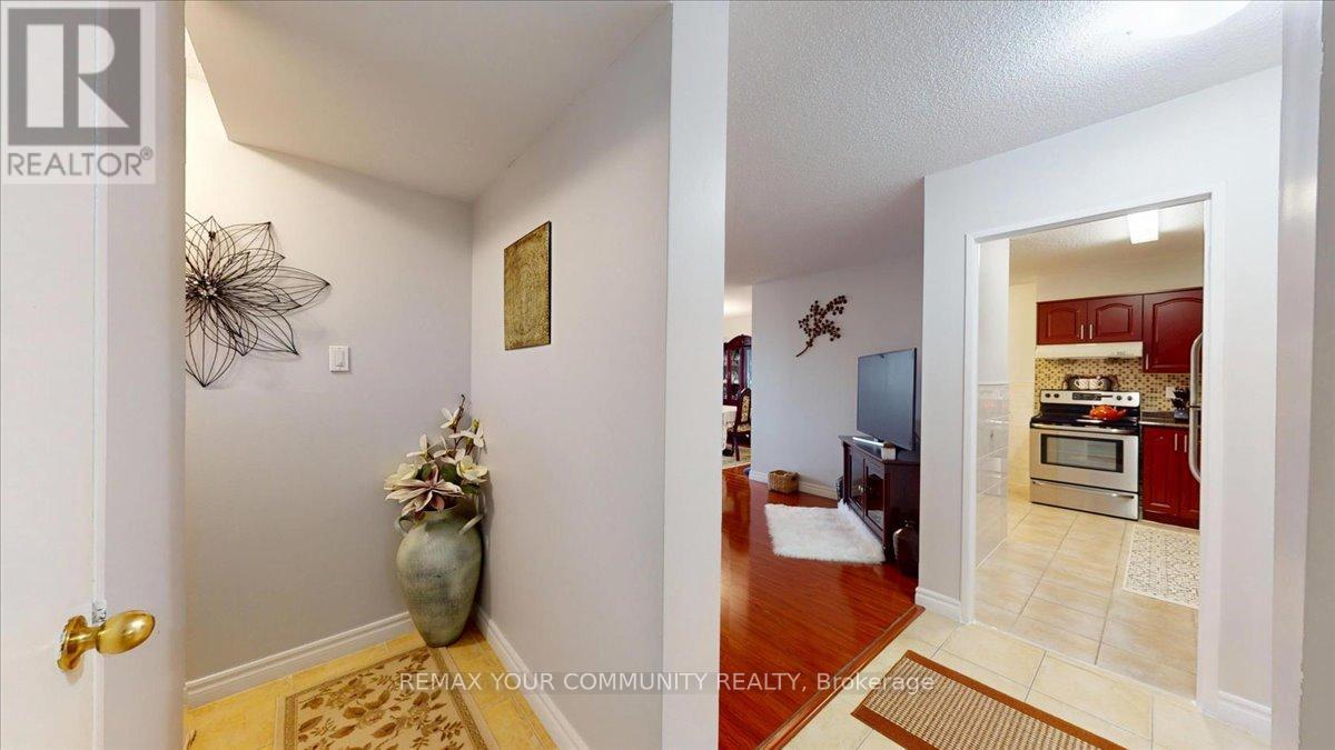 512 – 75 EMMETT AVENUE,Toronto (Mount Dennis),,