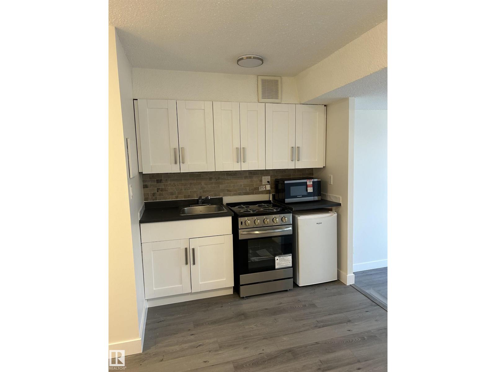 #422 10160 114 ST NW NW, Edmonton