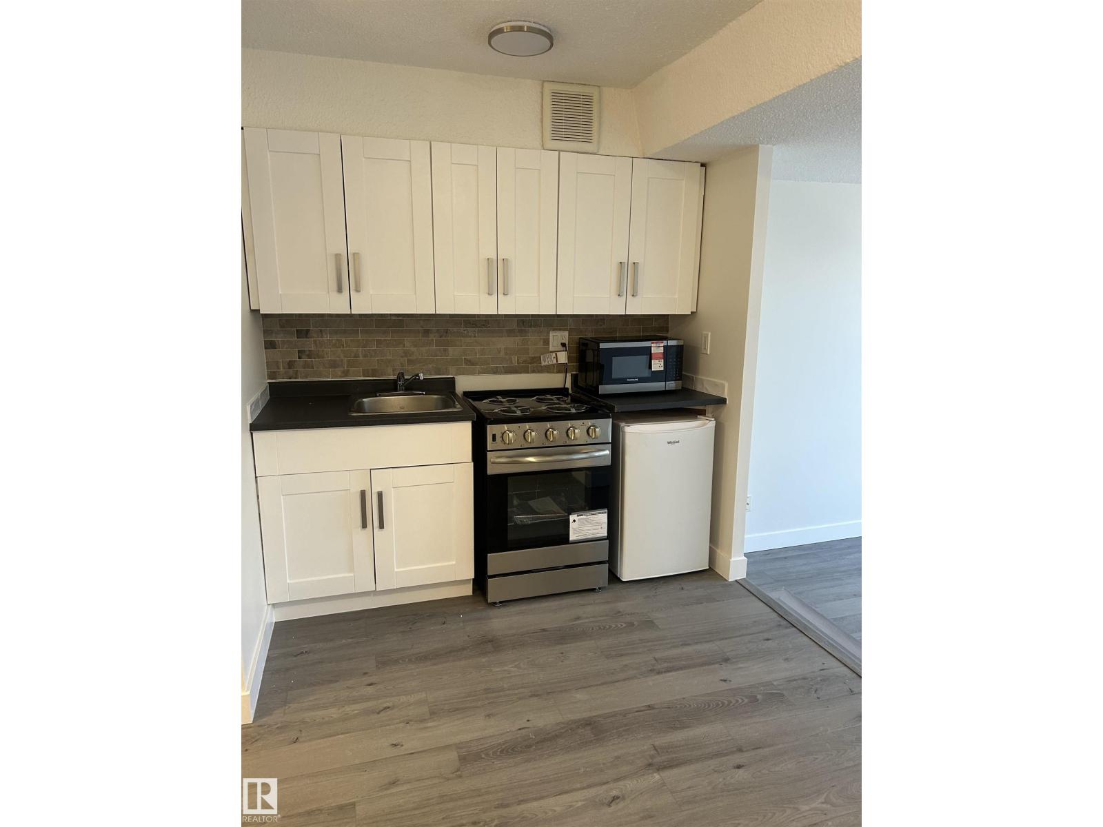 #422 10160 114 ST NW NW, Edmonton