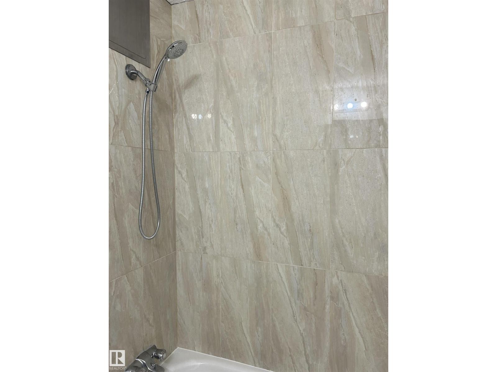 #422 10160 114 ST NW NW - 18
