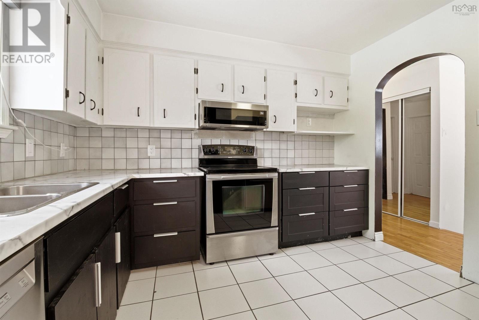 Property 13 of 43 of 60 La Pierre Crescent