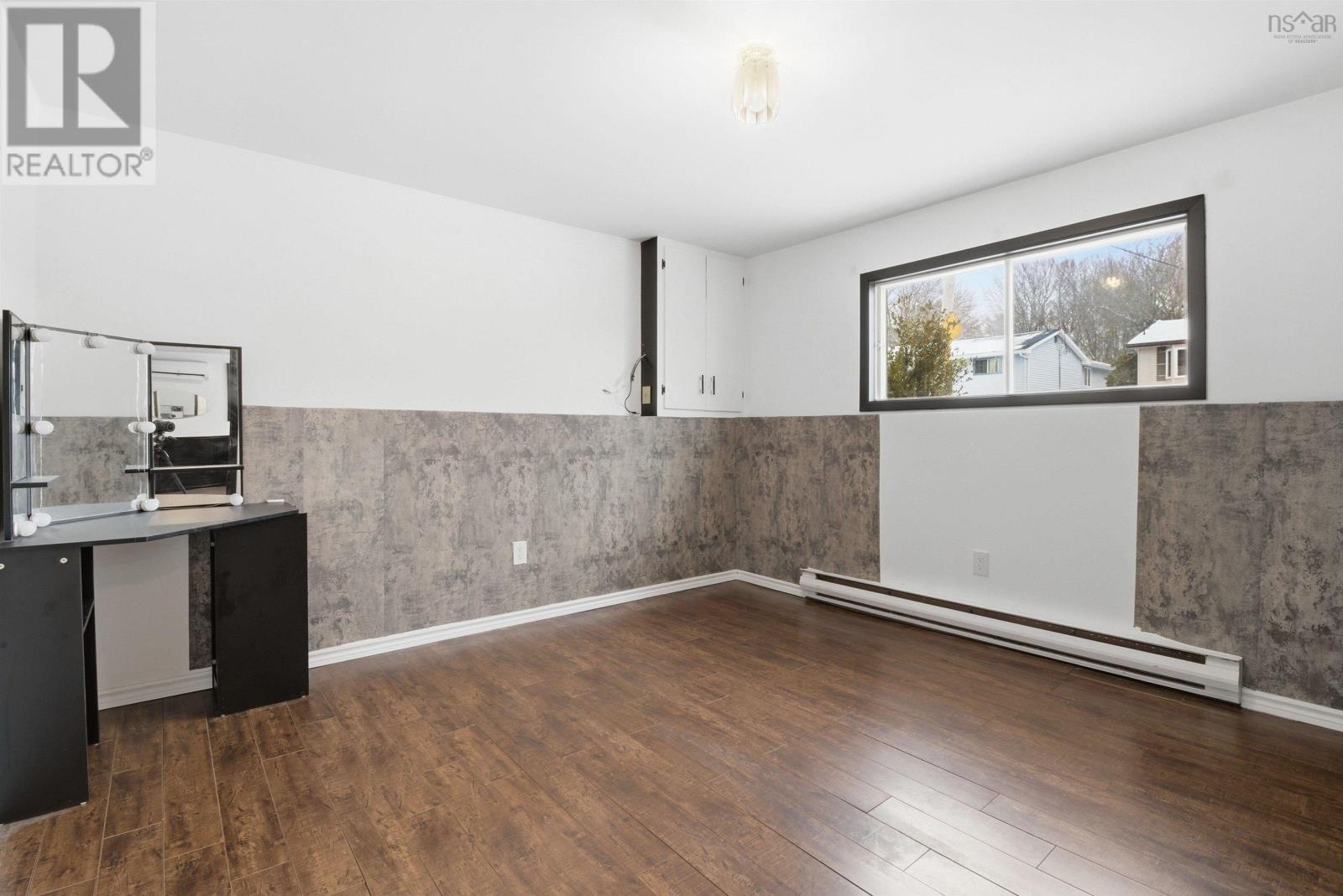 Property 22 of 43 of 60 La Pierre Crescent