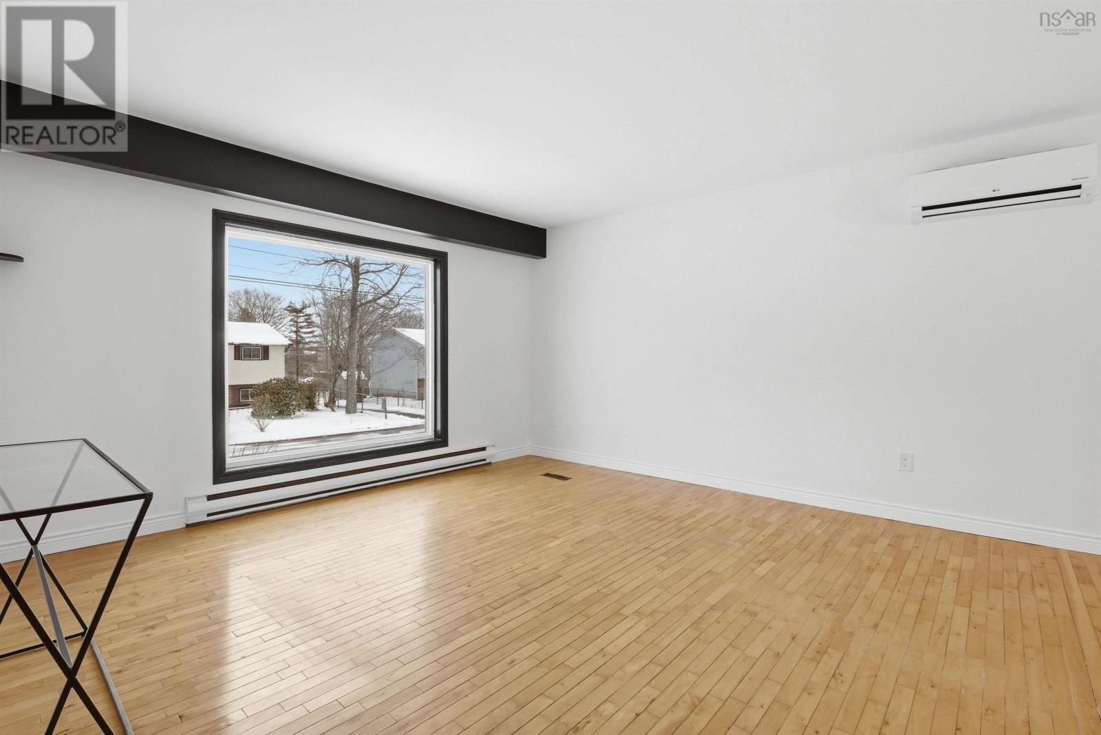 Property 7 of 43 of 60 La Pierre Crescent