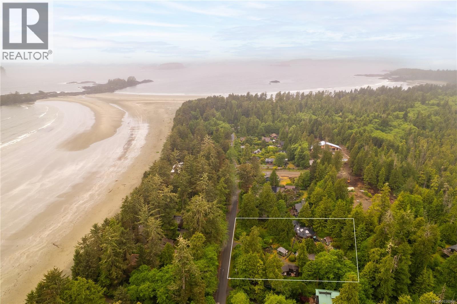 1364 Chesterman Beach Rd, Tofino