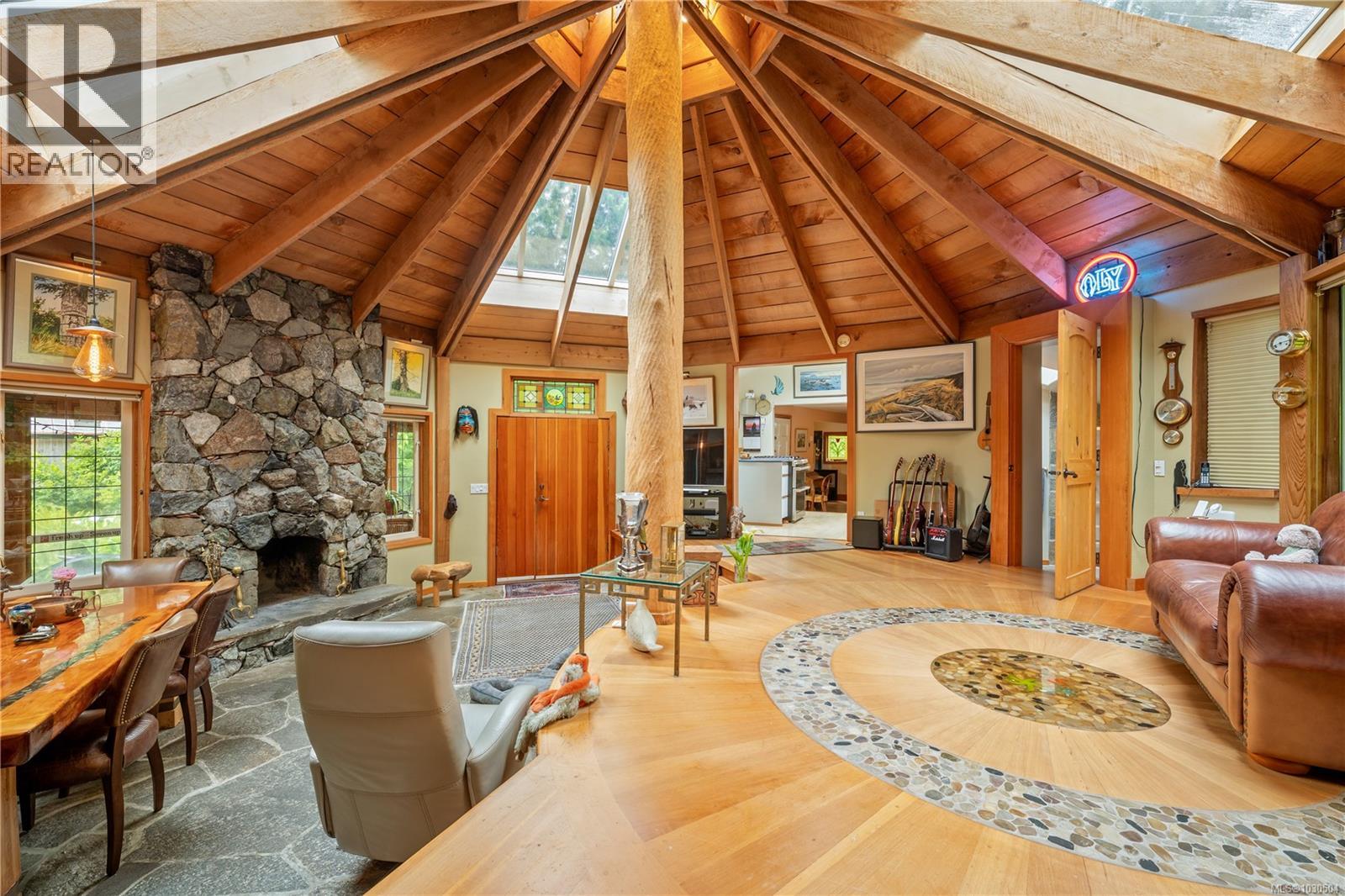 1364 Chesterman Beach Rd, Tofino