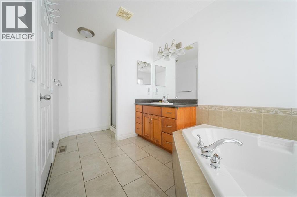 241 Crown Creek Lane, Fort McMurray