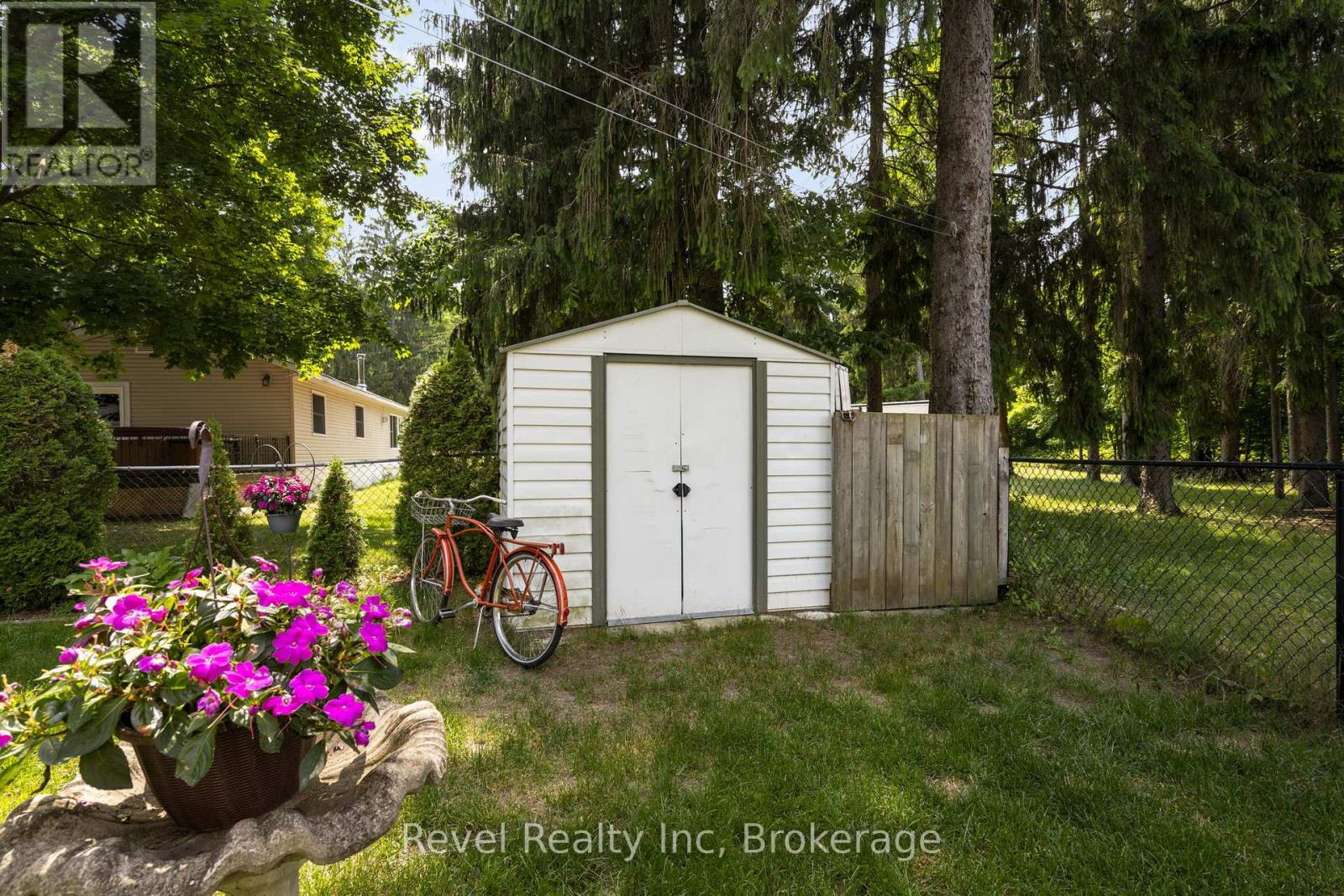 #19 5411 ELLIOTT SIDE ROAD - 21