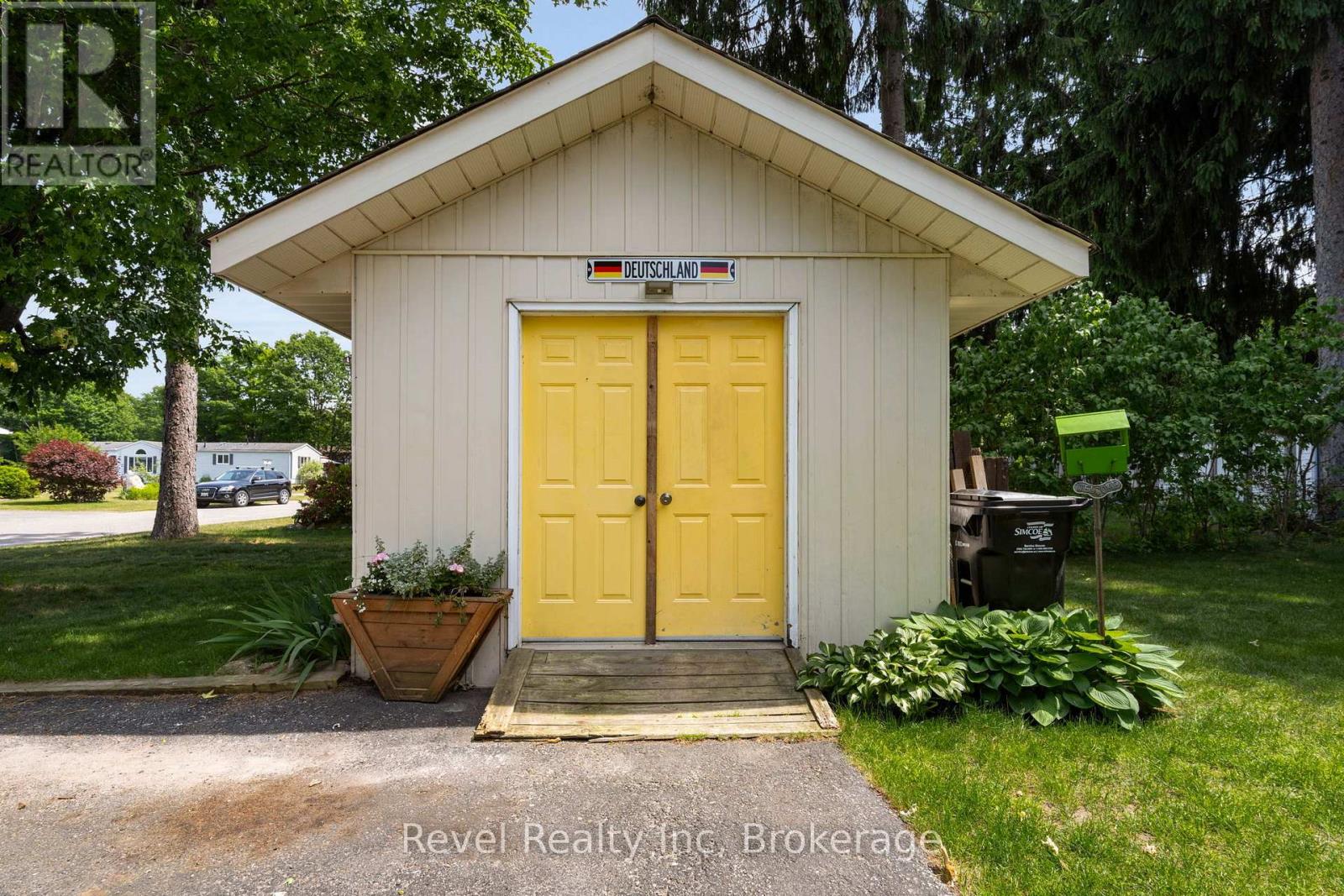 #19 5411 ELLIOTT SIDE ROAD - 25