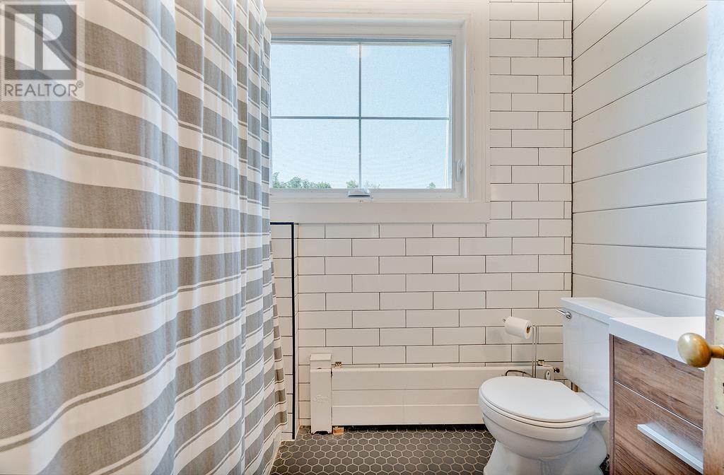 111/113 NORTH RIVER ROAD - 33