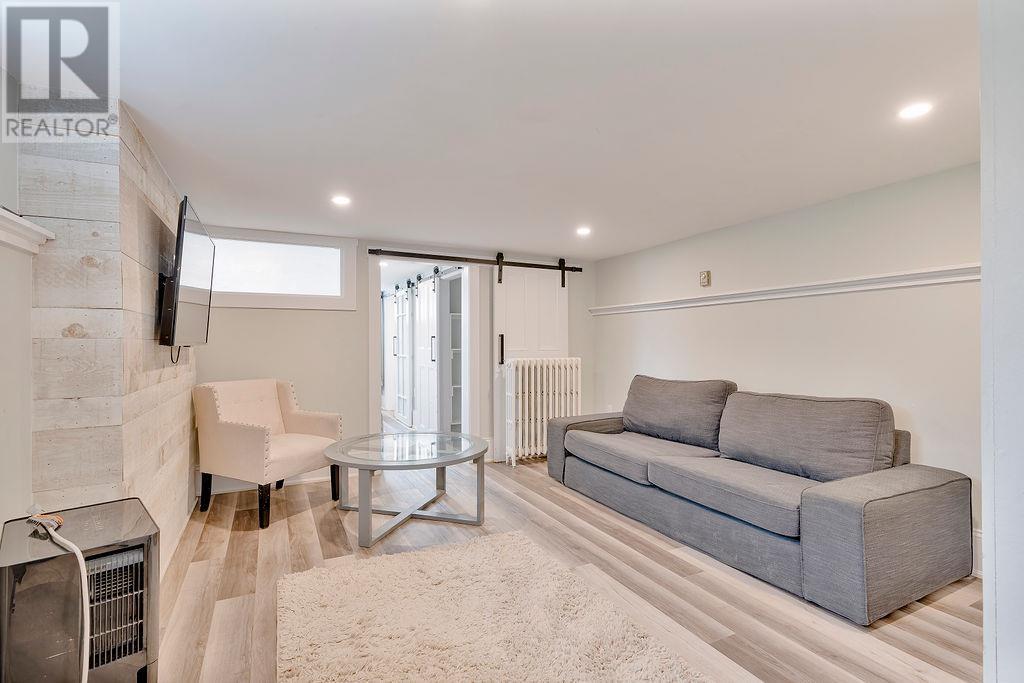 111/113 NORTH RIVER ROAD - 43