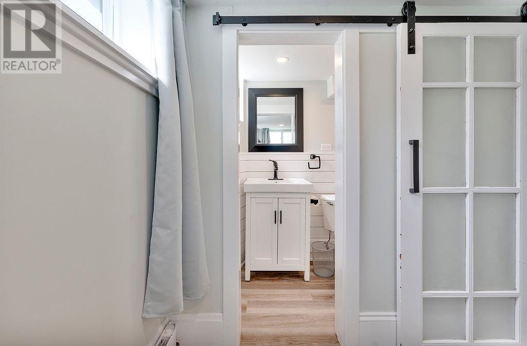 111/113 NORTH RIVER ROAD - 40