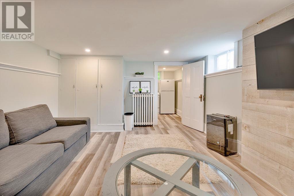 111/113 NORTH RIVER ROAD - 45