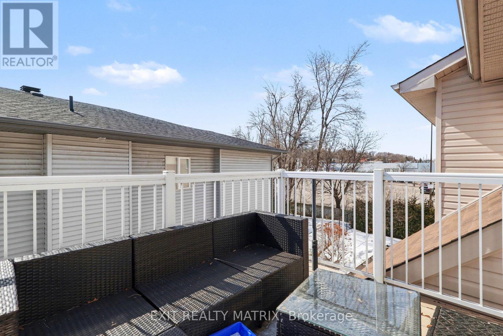 2 - 1238 MARENGER STREET — photo 28